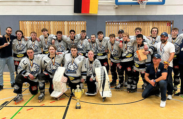 Teamfoto der U19 Mannschaft des IHC Atting